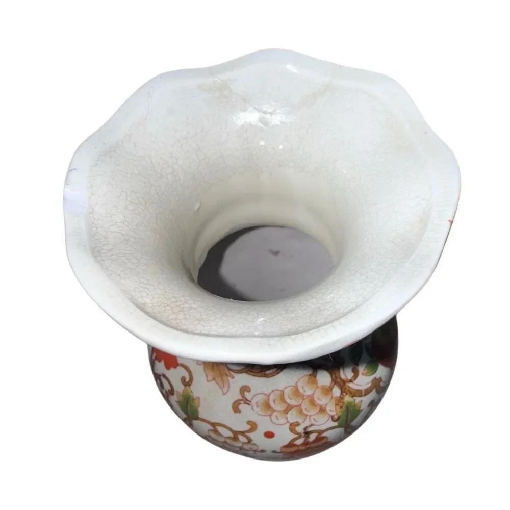 Mid-20th Century Chinese Export Decorative Floral Porcelain Vase